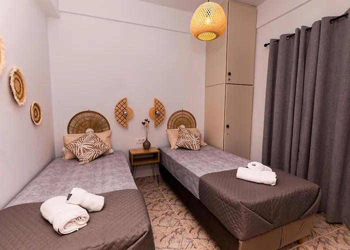 Dm Seaside House * Perissa (Santorini)