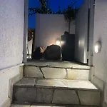 Semesterbostad Dm Seaside House Perissa (Santorini)
